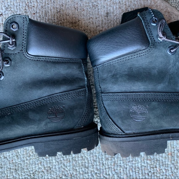 WOMEN'S TIMBERLAND® PREMIUM 6-INCH WATERPROOF BOOTS - Size 8.5 - Picture 7 of 11